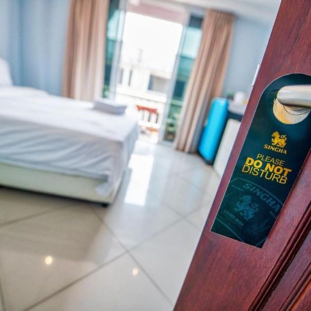 Hotel Akvavit Living Jomtien Beach Esterno foto